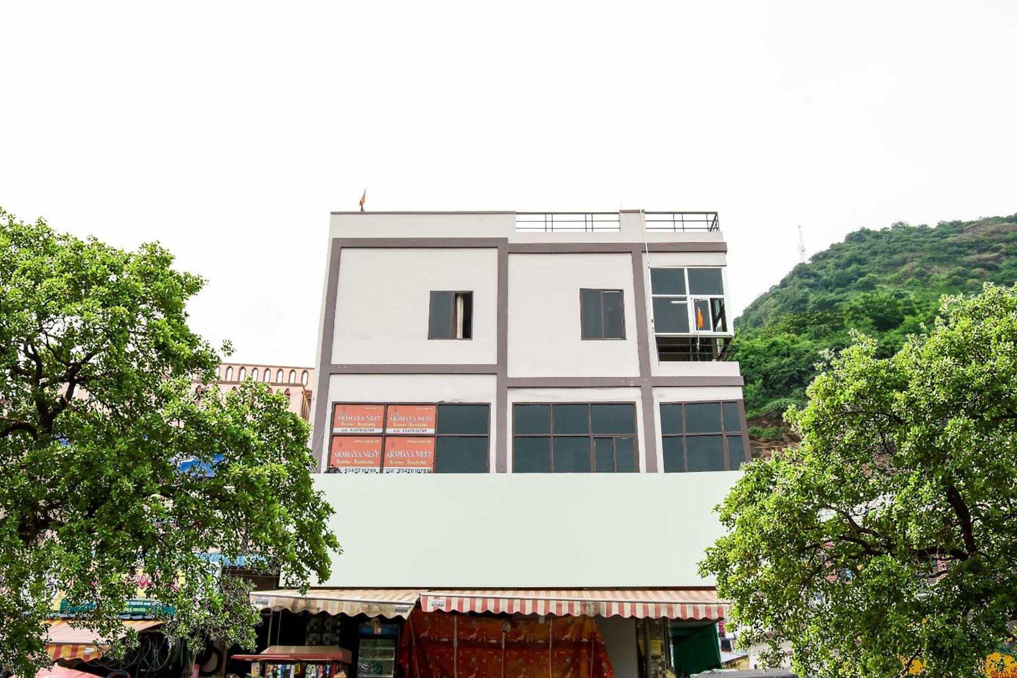 Oyo Akshaya Nest Hotel Vijayawāda Eksteriør billede